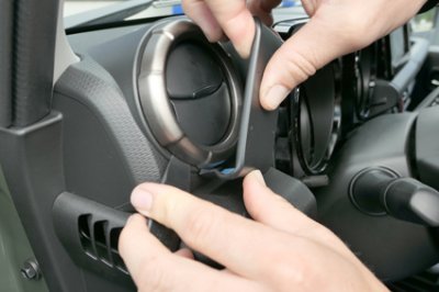Mobilholder Suzuki Jimny fra 2018- og fremefter