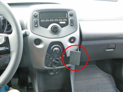 Mobilholder til Toyota Aygo fra 2014-2021