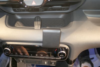 Mobilholder til Mazda 2 fra 2022- | Modeltilpasset