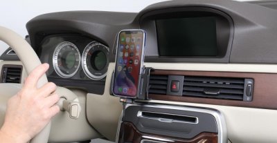 Telefonholder med indbygget oplader fra Brodit til din Apple-mobiltelefon