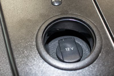 Bord med luge til 12 Volt til VW Transporter T6 fra 2016-2019