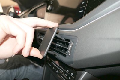 Mobilholder Volkswagen Taigo fra 2022- og frem
