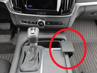 Mobilholder til Volvo V90 fra 2016-