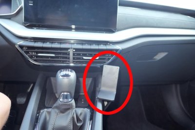 Mobilholder Skoda Octavia fra 2021-
