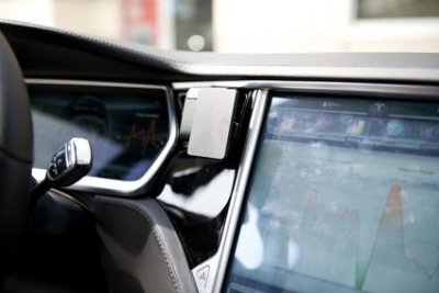 Mobilholder Tesla Model X fra 2016-