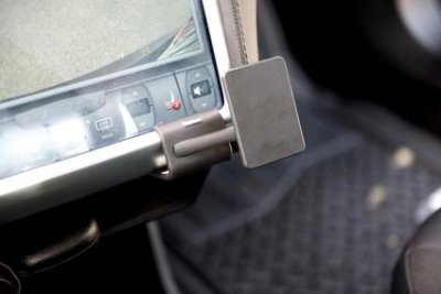 Mobilholder Tesla Model X fra 2016-
