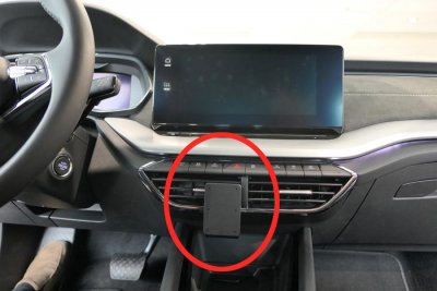 Mobilholder Skoda Octavia fra 2021-