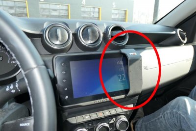 Mobilholder Dacia Duster fra 2022-2024