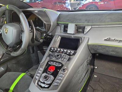 Mobilholder Lamborghini Aventador fra 2011- og fremefter