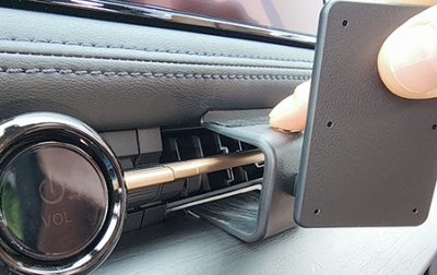 Montering af Mobilholder Nissan Ariya fra 2022-