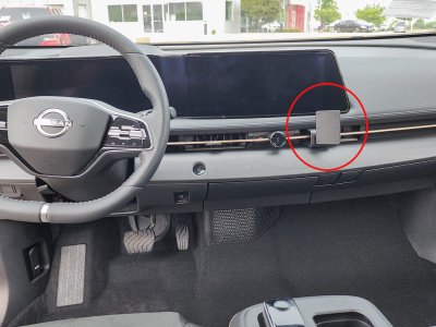 Mobilholder Nissan Ariya fra 2022-
