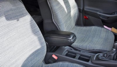 Armlæn i imiteret læder til Ford Fiesta 2009-2017