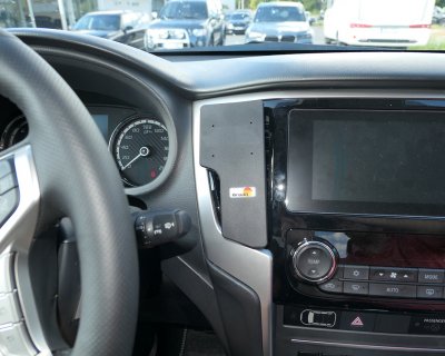 Monteringsbeslag (Basisdel) til mobilholder til Mitsubishi L200 fra 2019-2023