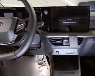 Mobilholder Ford Transit Courier fra 2023- og nyere