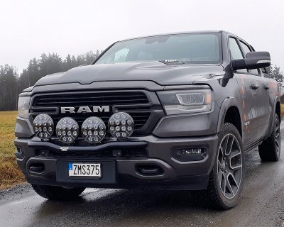 Ekstralygtebeslag til 4 ekstralygter til Dodge RAM 1500 fra 2019-2024 | Qpax