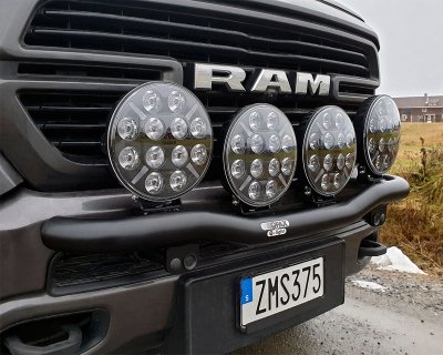 Ekstralygtebeslag til 4 ekstralygter til Dodge RAM 1500 fra 2019-2024 | Qpax
