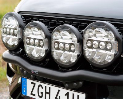 Fjernlysbeslag til 4 fjernlys til Volvo XC90 fra 2016- | Qpax