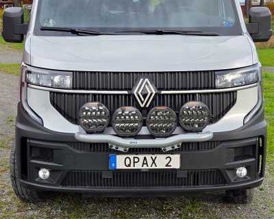 Lygteholder til 4 ekstralygter til Renault Master fra 2024- | Qpax
