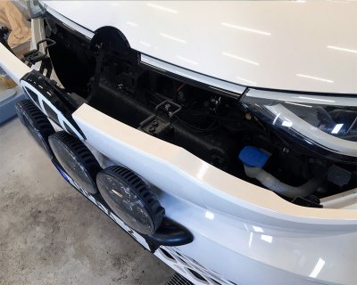 Ekstralygtebeslag til 3 ekstralygter til Volkswagen ID.Buzz fra 2023-