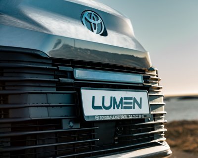 LED-rampe sæt Lumen Helios Performance S20 til Toyota Proace Verso fra 2024-