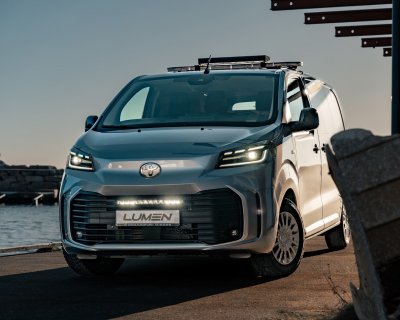 LED-rampe sæt Lumen Helios Performance S20 til Toyota Proace Verso fra 2024-