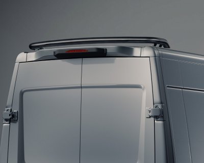 Bageste tagbøjle til Iveco Daily H2 fra 2014 og frem – Lysbøjle i rustfrit stål (70 mm) | Sort
