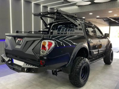 Parkeringsbremse bagpå Mitsubishi L200 fra 2010-2015