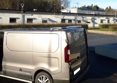 Bageste tagbøjle i rustfrit stål til Opel Vivaro 2015-