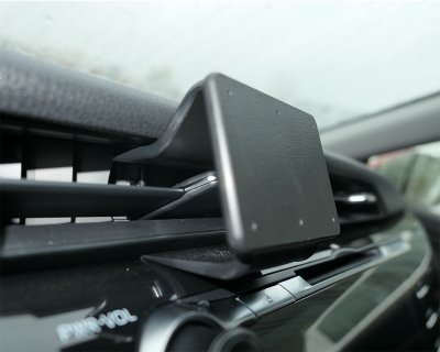 Mobilholder til Toyota Camry fra modelår 2018-2021