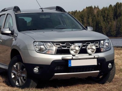 Ekstra lygtebeslag i aluminium til Dacia Duster fra 2014-