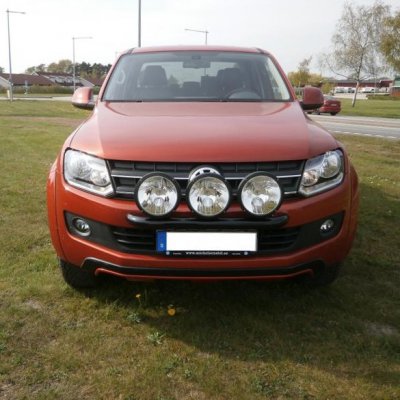 Ekstra lygtebeslag i rustfrit stål med sort pulverlakering til Volkswagen Amarok 2011-