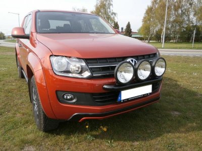 Ekstra lygtebeslag i rustfrit stål med sort pulverlakering til Volkswagen Amarok 2011-