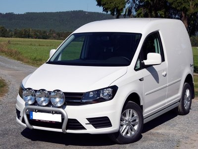 Frontbøjle i aluminium til 3 ekstra lygter til Volkswagen Caddy 2016-