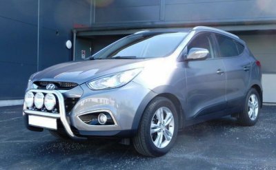 Frontbøjle i rustfrit stål til 3 ekstra lygter til Hyundai iX35 2010-