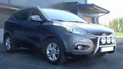Frontbøjle i rustfrit stål til 3 ekstra lygter til Hyundai iX35 2010-