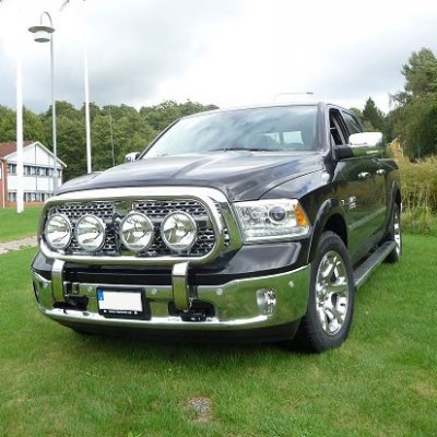 Frontbøjle i rustfrit stål til 4 ekstralygter til Dodge Ram 1500 2010-