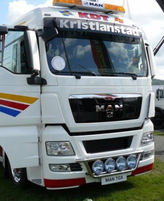 Frontbøjle i rustfrit stål - MAN TGX (alle førerhusmodeller)