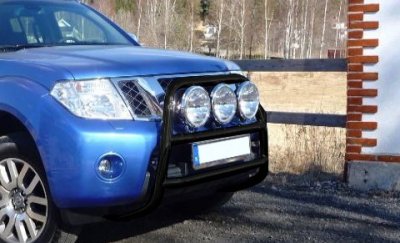 Frontbøjle i rustfrit stål med sort pulverlakering til Nissan Navara/D40 2011-2014