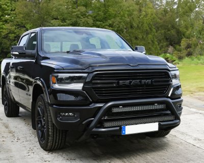Frontbøjle til Dodge RAM 1500 fra 2020- | Pulverlakeret i sort satin