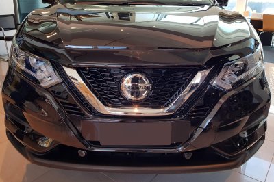 Motorhjelmsbeskytter Nissan Qashqai fra 2017-2020