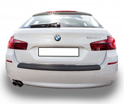 Lastskydd i reptålig ABS-plast till BMW 5-serie från 2010-2016