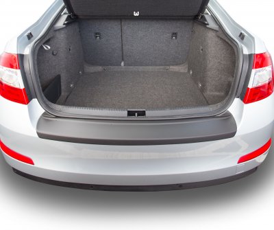 Lastskydd/Stötfångarskydd i reptålig ABS-plast till Skoda Octavia från 2013-2017