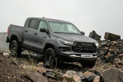 LED-rampe sæt 2x Lumen SQ16 Toyota Hilux GR2 Sport fra 2024 og frem