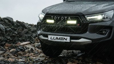 LED-rampe sæt 2x Lumen SQ16 Toyota Hilux GR2 Sport fra 2024 og frem