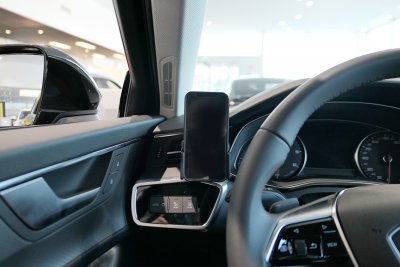 Mobilholder til Audi A6 fra 2019-