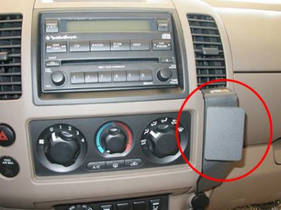 Mobilholder Nissan Navara 2005-2009