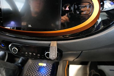 Mobilholder Toyota Aygo X fra modelår 2022-