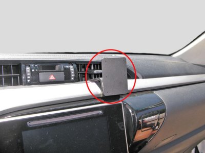 Mobilholder Toyota Hilux fra 2016-2026