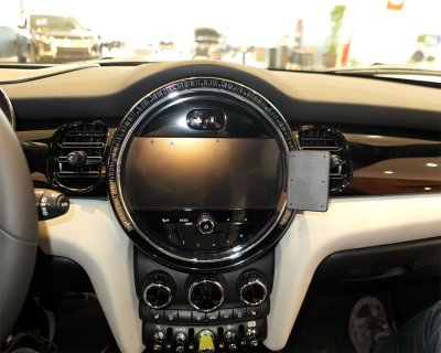 Mobilholder MINI Cooper 3-dörrars 2021-2024
