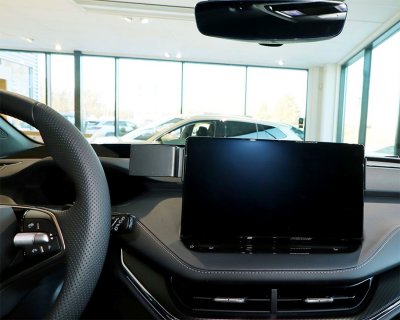 Mobilholder Skoda Octavia fra 2021- | Til montering til venstre for midterskærmen
